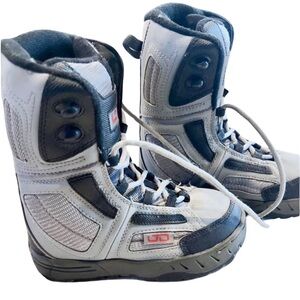 Snowboard LTD Stratus Junior Boots Size 3 Gray Lace Up